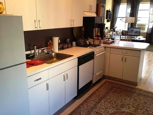 Rented by Manhattan Property Group | media 30