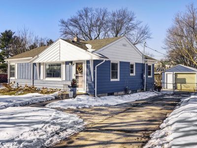 2943 Arona St, Roseville, MN, 55113