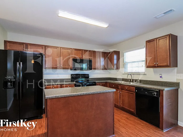 270 Mount Olivet Dr — Photo 6