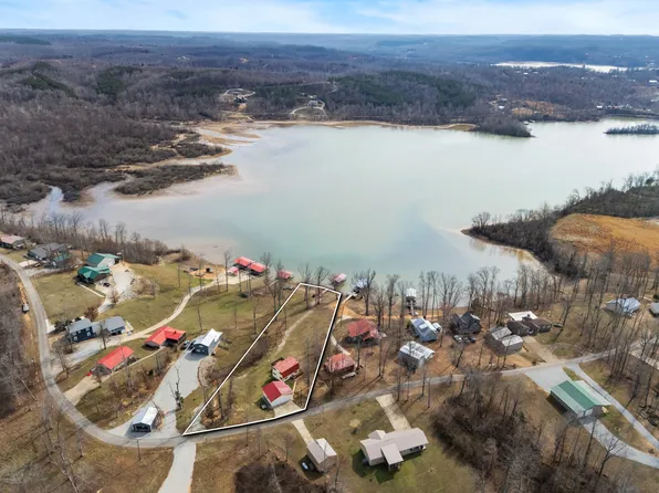 722 Driftwood Dr, Lobelville, TN 37097