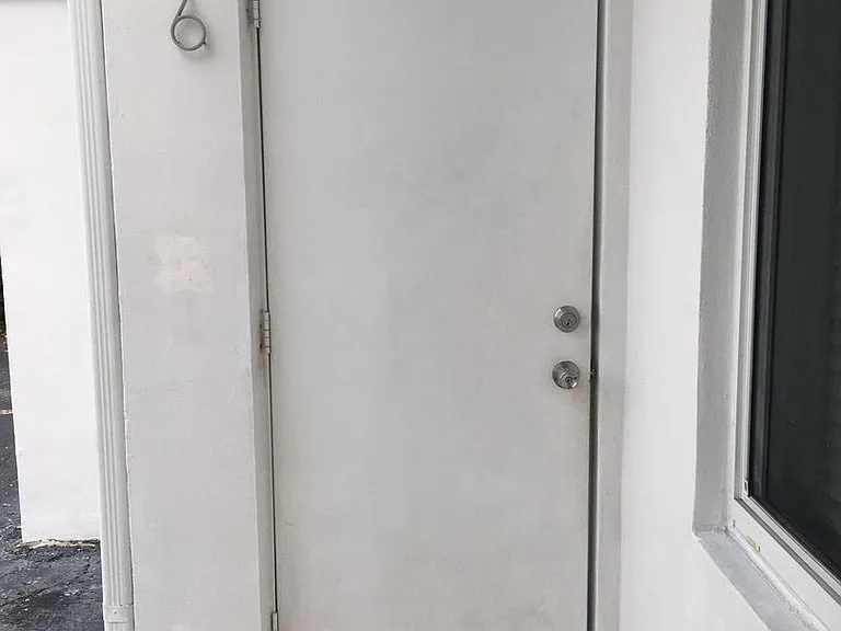 1410 SW 37th Ave — Photo 6