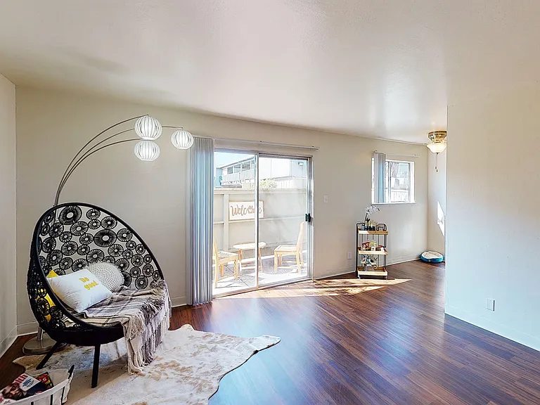 Bay Terrace — Photo 8