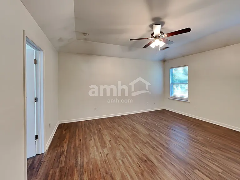138 Ellen Glen Way — Photo 11