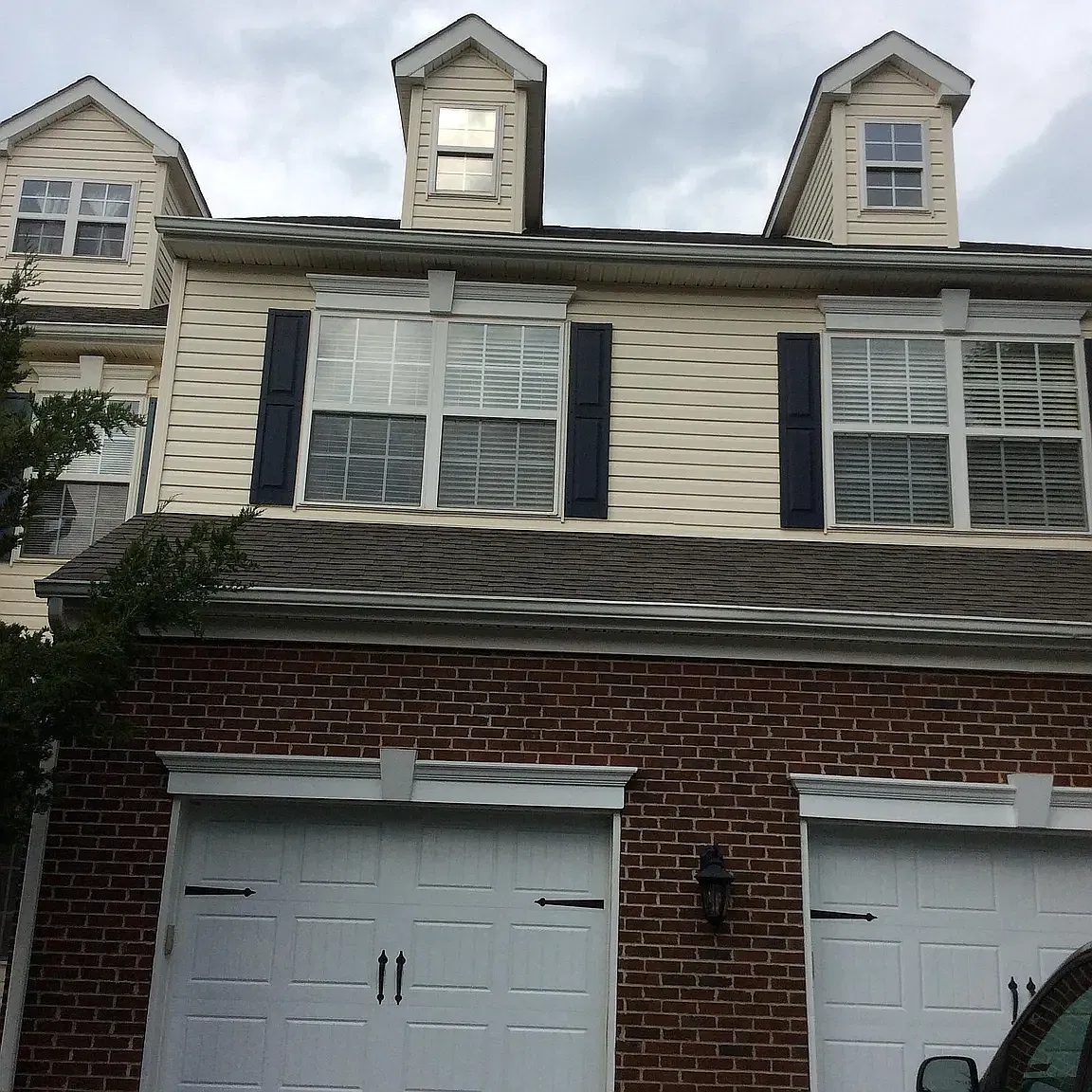 4 bed, 2.5 bath, 2974 sqft, $3,095 — Photo 1
