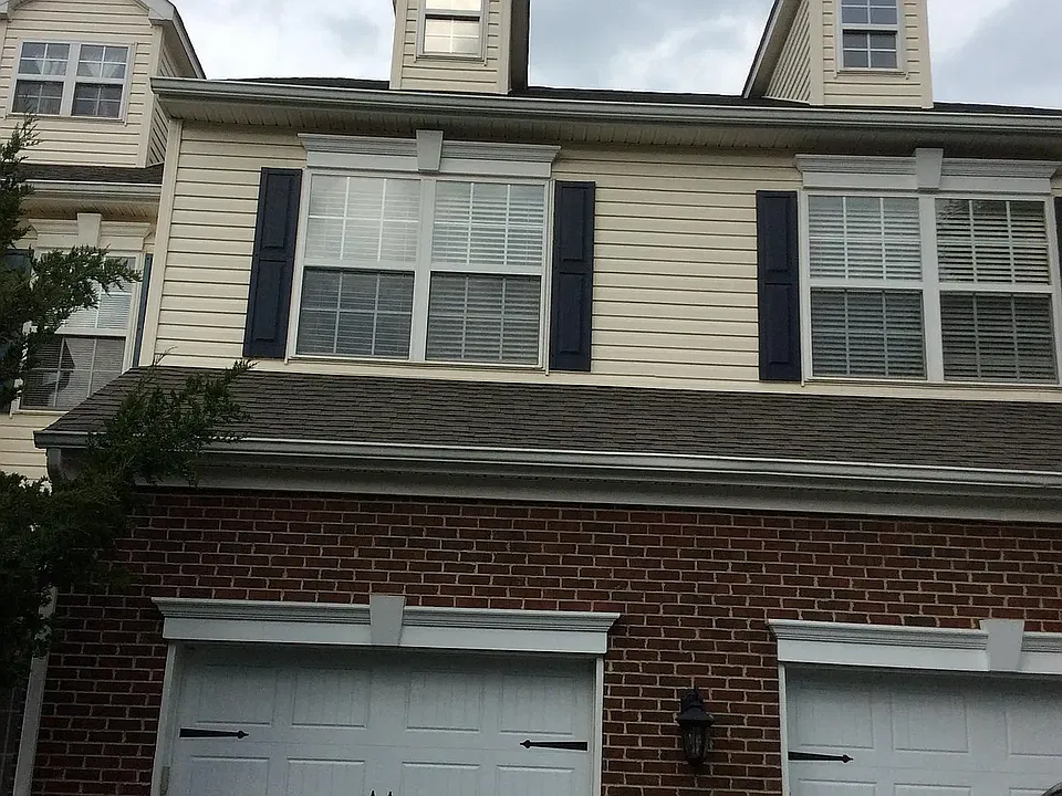 5235 Greenlawn Dr