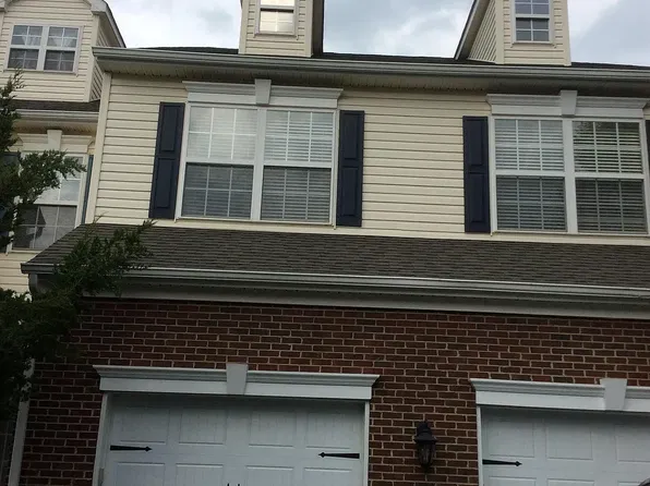 5235 Greenlawn Dr, Macungie, PA 18062