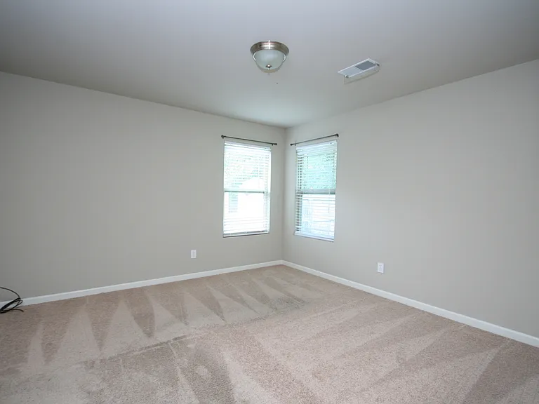 225 Bermuda Lakes Dr — Photo 9