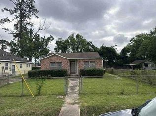 2940 Renaud St, Beaumont, TX 77703