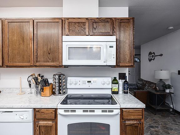3rd image of 1900 W Athena Cir