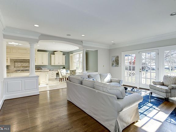 4th image of 3818 N Randolph Ct