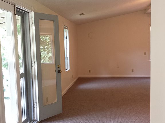 Living Area 2