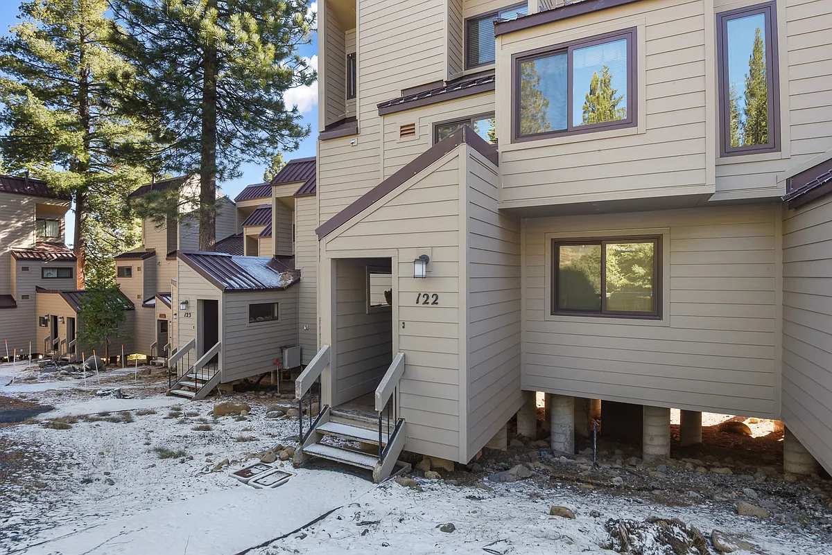 Building Photo - 5101 N Lake Blvd #122