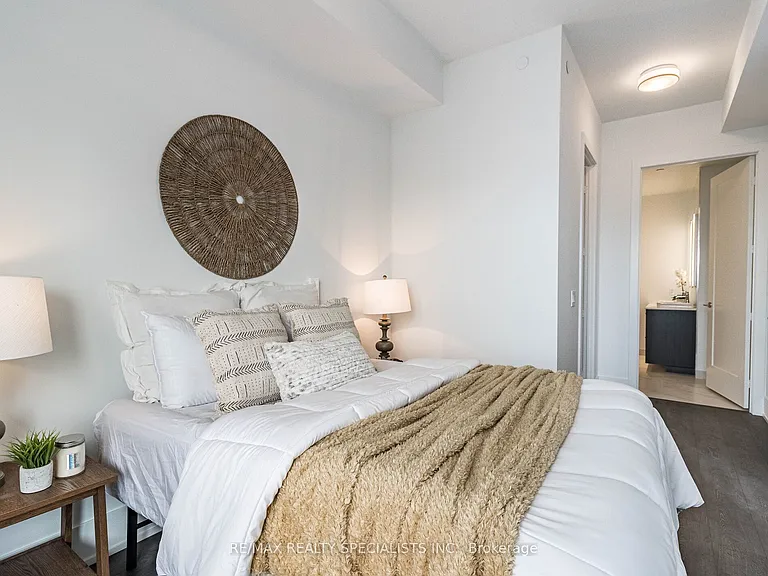 480 Front St W #1903 — Photo 19