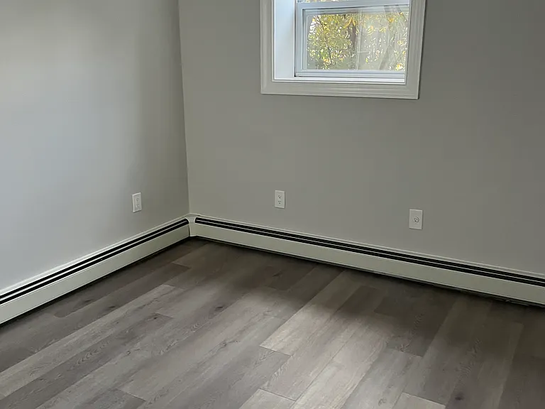 400 Midland Ave #12 — Photo 10