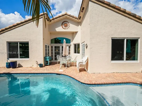 372 NW 45th Ter, Deerfield Beach, FL 33442