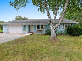 1648 View Ln, Green Bay, WI 54313