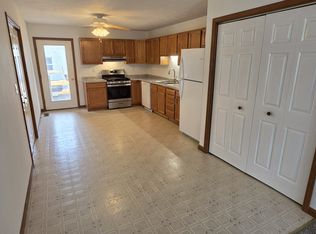 101 E Little St APT B, Athens, IL 62613