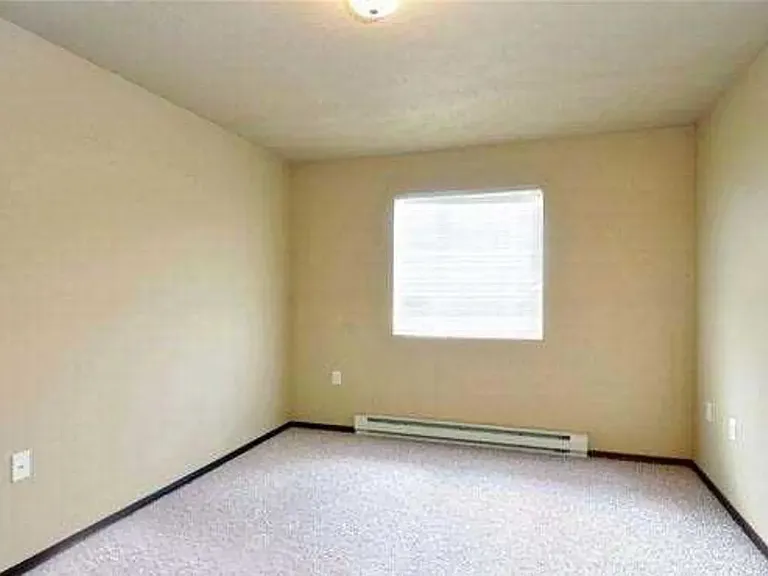 Mirada Manor Apartments — Photo 11