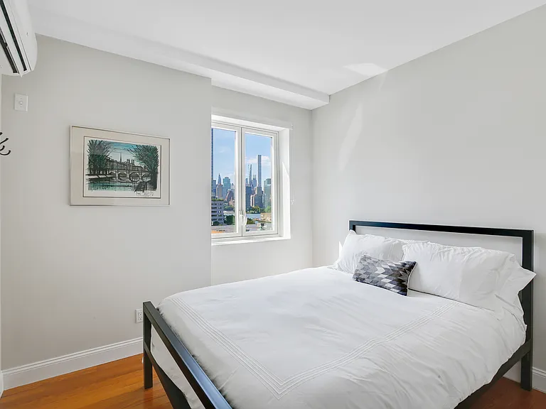 4604 Vernon Blvd #7C — Photo 9