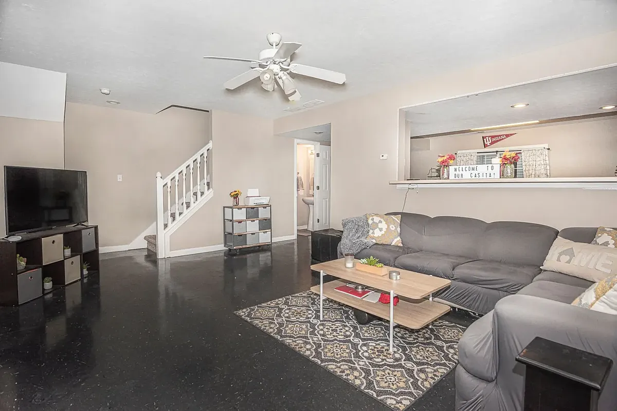 Building Photo - 314 W Riley Dr #7G