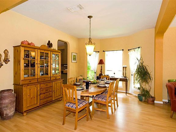 5th image of 3114 Lauren Ln