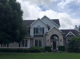 3908 Whisper Walk Dr, Springfield, IL 62711