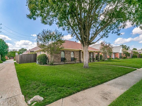 2nd image of 714 Bluebonnet Dr