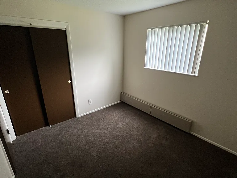 Mapleview Terrace Apartments — Photo 37