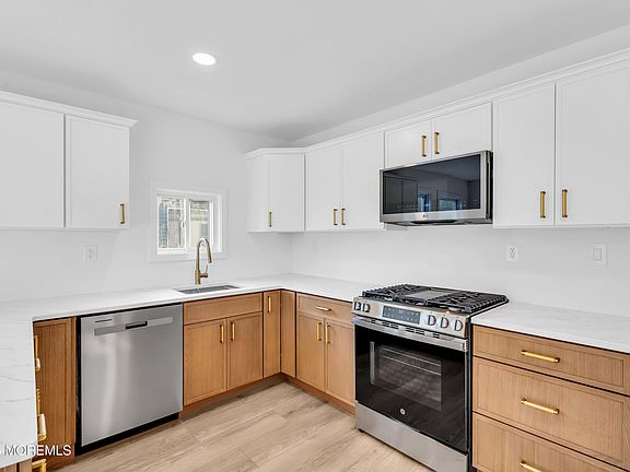 4th image of 145 Bonaire Drive