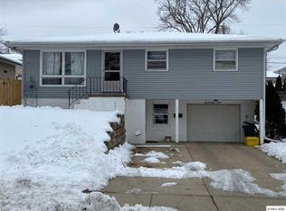 72 Collins St, Dubuque, IA 52001