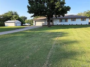 4330 Lake Dr, Granite City, IL 62040
