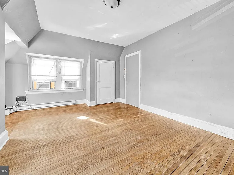 1020 W Main St — Photo 17