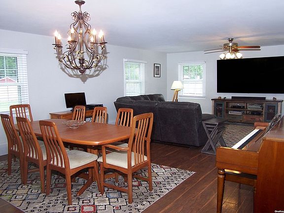 4th image of 40 Spencer Ln