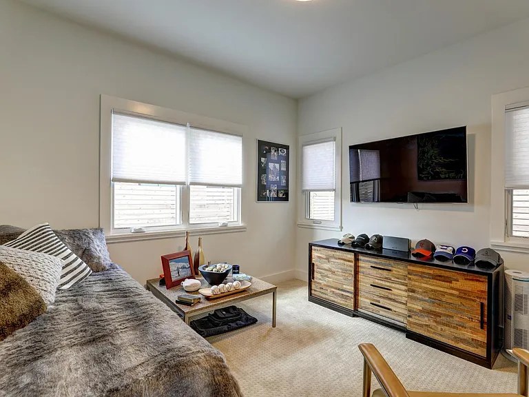 29 N Knoll Rd — Photo 15