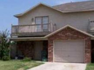 870 W Peachtree Dr, Fayetteville, AR 72703