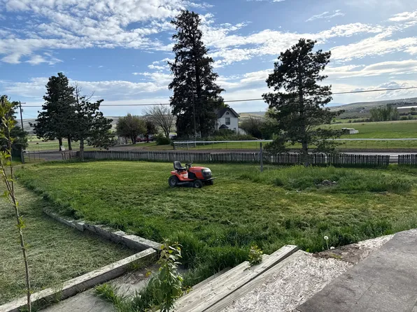 (undisclosed Address), Selah, WA 98942