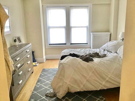 4th image of 2355 N Commonwealth Ave #305