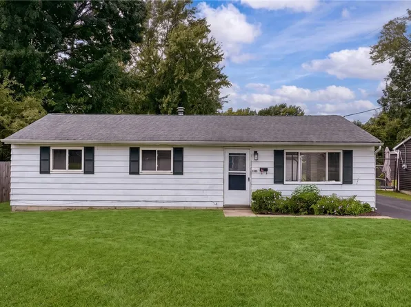 5830 Beech Dr, Mentor On The Lake, OH 44060