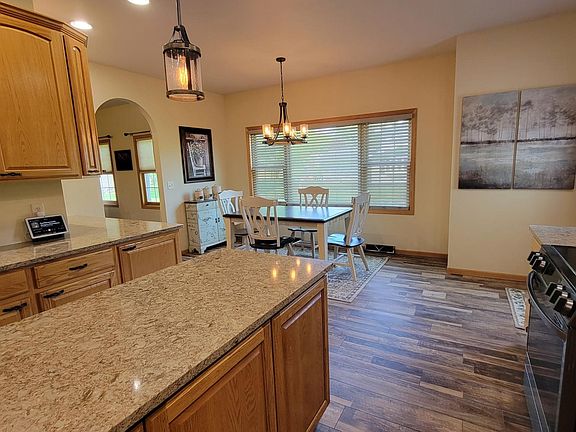 3rd image of 635 Laurisa Ln