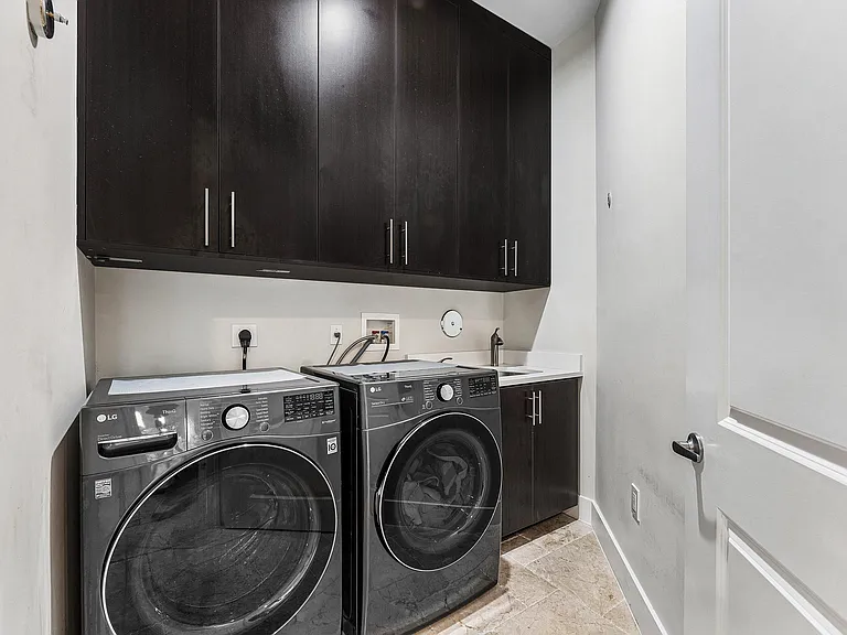 7616 Old Thyme Ct #11B — Photo 24