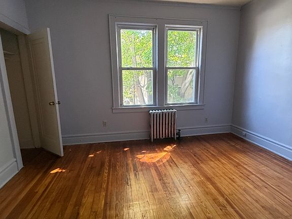 4th image of 32 Kenmore Ave #R2