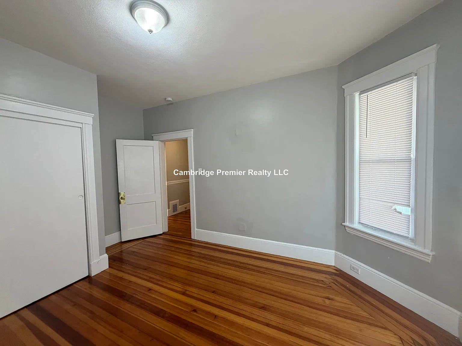 3 bed, $4,000 — Photo 2