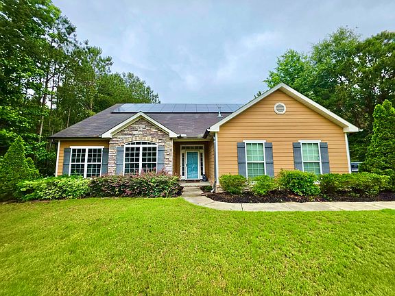 3rd image of 302 Foxchase Cir