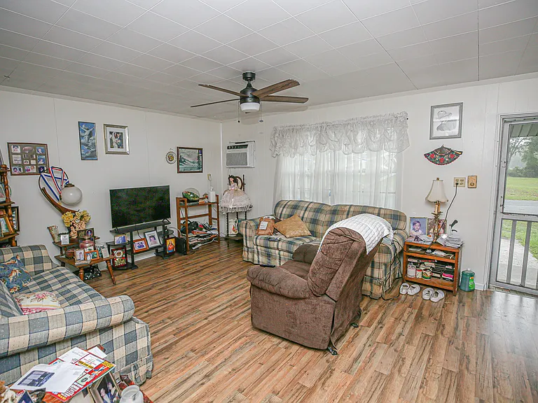 1315 S Center St — Photo 18