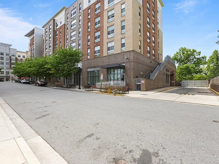 Gilliam Place — Photo 18