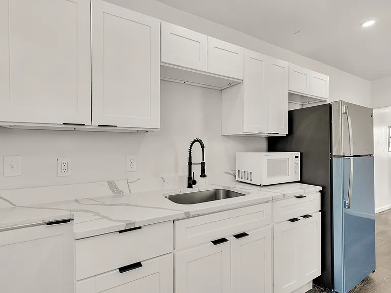 810 Otis Pl NW #3 — Photo 2