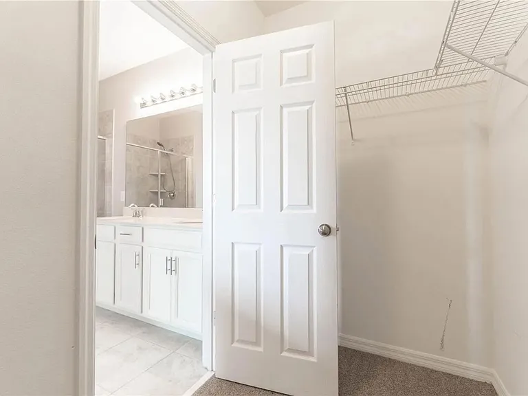 1659 Chatsworth Cir — Photo 15