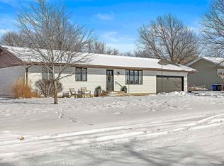210 W Walnut St, Moundridge, KS 67107