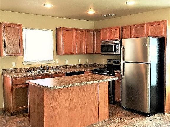 4th image of 232 S Slopeside Dr