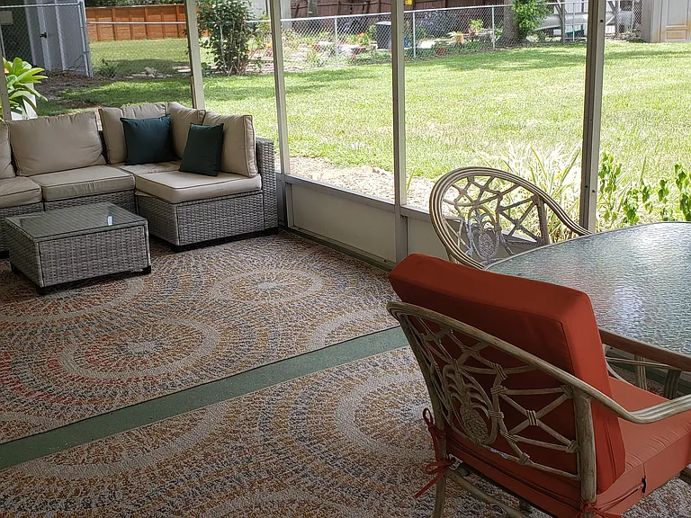 Furnished, screened in patio